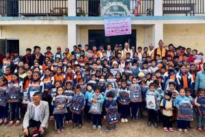 प्राज्ञिक विद्यार्थी परिषदद्वारा भोजपुरमा शैक्षिक सामग्री वितरण