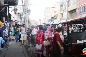 दशैँ नजिकिएसँगै विराटनगरको बजारमा बढ्यो चहलपहल