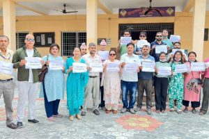 विराटनगरमा संविधान रक्षाका लागि पत्रकार र कानुन व्यवसायीको प्रदर्शन