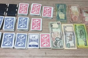 विराटनगरमा तास खेलिरहेका आठ जना पक्राउ