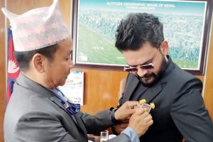 बालेनले हर्क साम्पाङलाई भने– ‘मलाई जति गाली गरेपनि तिमीलाई माया गर्न छोड्दिन’