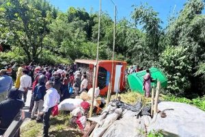 धनकुटाको निगालेमा बस दुर्घटना