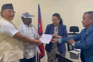 शिक्षिकामाथि जातीय विभेद गर्ने प्रधानाध्यापकलाई हाजिर गराएको भन्दै विरोध