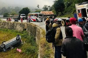 धनकुटाको पाख्रीबासमा कार र ट्रक ठोक्किँदा बाबु-छोरी घाइते