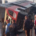 धनकुटाको रमाइलो घुम्तीमा बस दुर्घटना