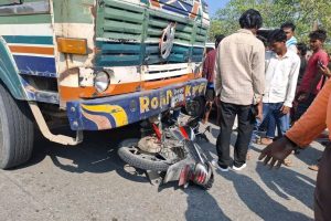 सुनसरीमा ट्रकले मोटरसाइकललाई ठक्कर दिँदा एक जनाको मृत्यु