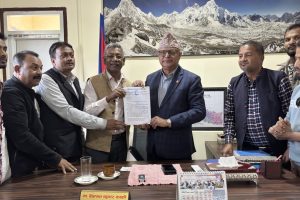 मदरसा शिक्षा बोर्ड गठन गर्न माग गर्दै मुख्यमन्त्री कार्कीलाई ज्ञापन पत्र