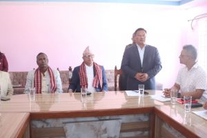 कोशी सरकारको पहलमा दुहबी नगरपालिकालाई १८ लाखको सामान हस्तान्तरण