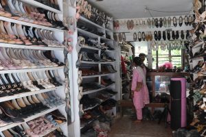 जुत्ता-चप्पल बनाउने धनकुटाका घरेलु उद्योग सङ्कटमा 