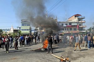एमालेका नेतालाई पक्राउ गर्नुपर्ने माग राख्दै आज पनि बारामा जेनजीको प्रदर्शन