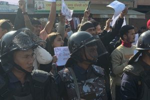 महेश बस्नेतलाई अबरोध गर्ने क्रममा धनगढीमा युवासंघ र जेनजीबीच झडप