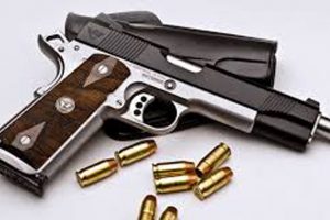 जेनजी आन्दोलनमा लुटिएको दुई थान पेस्तोल र २० राउन्ड गोलीसहित दुई जना पक्राउ