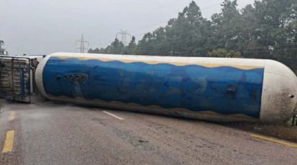 रौतहटमा ग्यास बोकेको ट्याङ्कर दुर्घटना