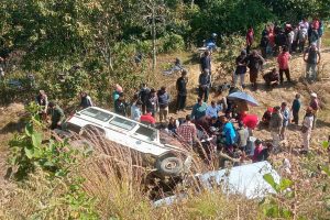भोजपुरमा एम्बुलेन्स दुर्घटना हुँदा दुई जना घाइते, एकको अवस्था गम्भीर 