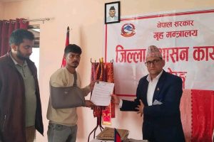 जेनजी मोरङले तीन बुँदे माग राख्दै ज्ञापन पत्र बुझायो, २४ घण्टाभित्र सम्बोधन गर्न चेतावनी