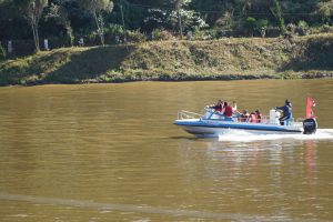 चौबिसेको राजारानी तालमा बोटिङ गर्दै आन्तरिक पर्यटक (फोटो फिचर)