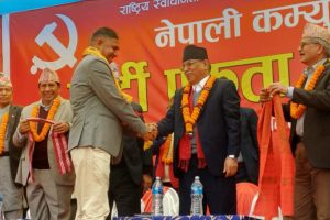 एमाले मोरङका पूर्व सचिव रूपेश खतिवडा नेपाली कम्युनिस्ट पार्टी प्रवेश