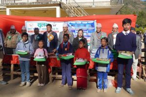 धनकुटाको सुलभ बचत सहकारीद्वारा कर्मचारी तथा विद्यार्थीलाई सम्मान