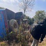 धनकुटाको त्रिशूलेमा बस दुर्घटना 