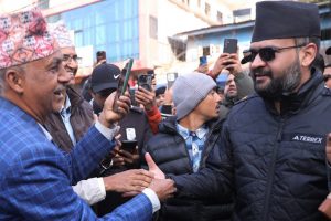 इलाम पुगेर घरदैलो कार्यक्रममा व्यस्त बालेन