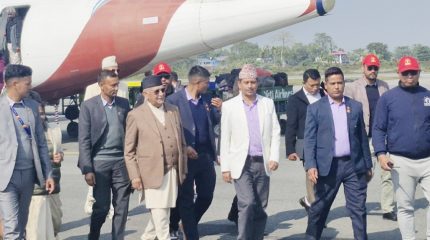 भद्रपुर विमानस्थलमा ओलीले भने : चुनाव भयो भने भाग लिन्छौ