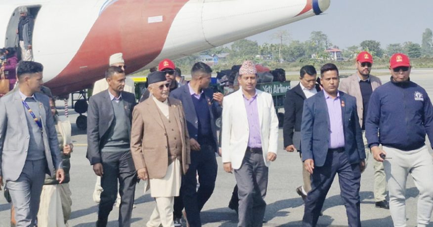 भद्रपुर विमानस्थलमा ओलीले भने : चुनाव भयो भने भाग लिन्छौ