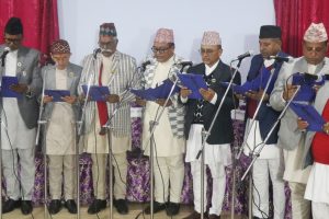 कोशीका नवनियुक्त १० मन्त्रीले लिए सपथ