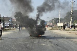 सुनसरीको लौकहीमा स्थिति नियन्त्रणमा लिन अश्रु ग्यास प्रहार