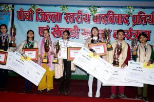 चुडाकवि प्रतिष्ठानको वादविवादमा बानियाँ र खनाल प्रथम