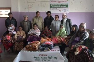 धनकुटामा विपन्न तथा ज्येष्ठ नागरिकलाई कम्बल वितरण