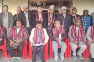 एमालेले मोरङका उम्मेदवारलाई वितरण गर्यो टिकट