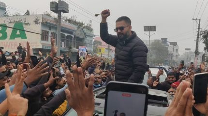 झापा–५ मा बालेनसँग ४९ हजार बढी मतान्तरले केपी ओली पराजित