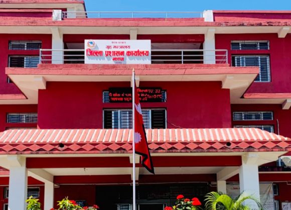 मतदाताको गोपनीयता भंग नगर्न झापा प्रशासनले गरायो ध्यानाकर्षण