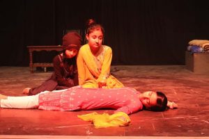 विराटनगरको आरोहण गुरुकुलमा विद्यार्थीहरूले प्रस्तुत गरे नाटक (फोटो फिचर)