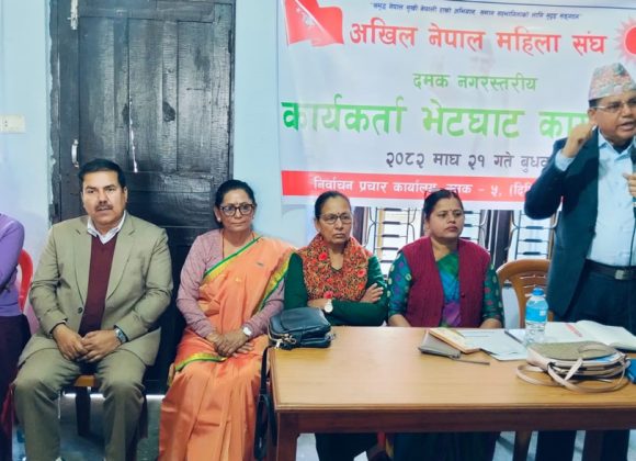 डोजर चलाउनेबाट सुकुम्बासी समस्या समाधान हुँदैन : नेता दाहाल