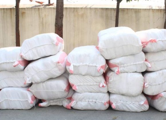 विराटनगरको जेबी ट्रान्सपोर्टबाट ७ लाख बढीको कपडा बरामद