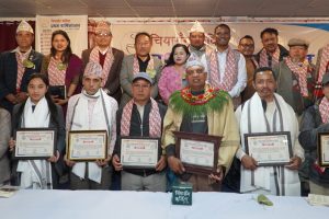 धनकुटामा ‘चियासँग कविता’को वार्षिकोत्सव : चार जनालाई नगदसहित सम्मान