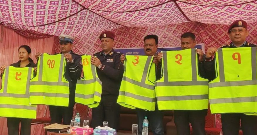 विराटनगरमा सिटी सफारी चलाउन ‘सुरक्षित चालक’ लेखिएको ज्याकेट अनिवार्य