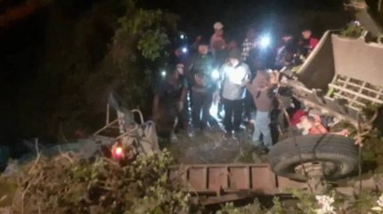 झापामा ट्याक्टर दुर्घटना हुँदा एक जनाको मृत्यु, ११ जना घाइते