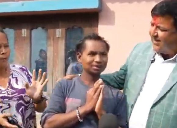 विपन्नको सहारा बन्दै डा. सुनील शर्मा : क्यान्सर पीडित दीलिपले पाए नयाँ जीवन