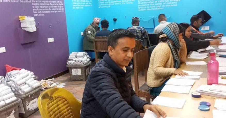 निर्वाचन कार्यालय कोशीका कर्मचारीलाई काम भ्याइनभ्याइ