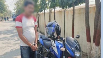 विराटनगरबाट मोटरसाइकल चोरेर भाग्दै गर्दा एक जना पक्राउ