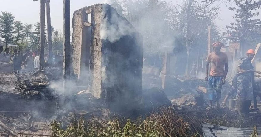 मोरङको बुढीगङ्गास्थित मुसहर बस्तीमा आगलागी, १० वटा घर जलेर नष्ट