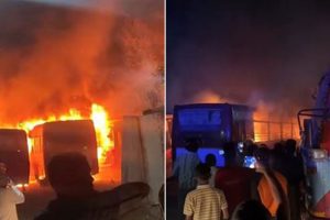 धरानमा पार्किङ गरेर राखिएका ६ वटा बसमा आगलागी