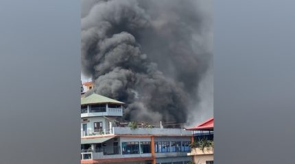 इटहरीको न्यू पूर्वाञ्चल आइसक्रिम क्याफेमा लागेको आगो नियन्त्रणमा