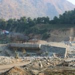 तमोर करिडोर : सडक कालोपत्रे भयो, पुल बन्ने अत्तोपत्तो छैन