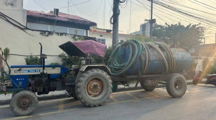 विराटनगर महानगरले नियन्त्रणमा लियो केशलिया खोलामा फोहोर फ्याल्ने ट्याङ्कर 