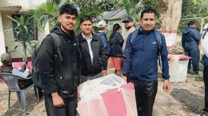 मोरङका ६ वटै निर्वाचन क्षेत्रका मतदान केन्द्रमा खटिए कर्मचारी