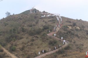 ‘चिहान डाँडा‘ बन्यो ’ध्वजे डाँडा‘, बनाइयो छथर ग्रेटवाल (फोटो फिचर)