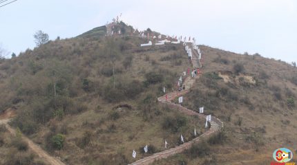 ‘चिहान डाँडा’ बन्यो ‘ध्वजे डाँडा’, बनाइयो छथर ग्रेटवाल (फोटो फिचर)